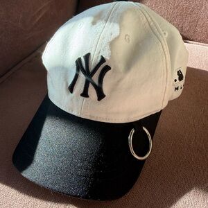 MLB Kids Baseball Cap – Korea Limited Edition, Rare Metal Ring Detail (4–7Y)